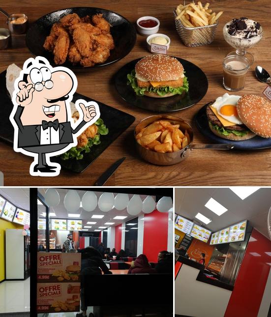 La photo de la intérieur et burger de Chicken spot’s