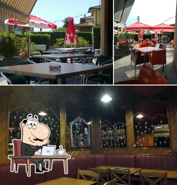 Siediti a un tavolo di Bar Nuovo Mondo