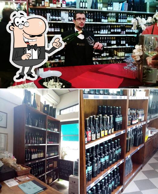 Gli interni di Vino sfuso & Vinoteca Rinaldini Reggio Emilia