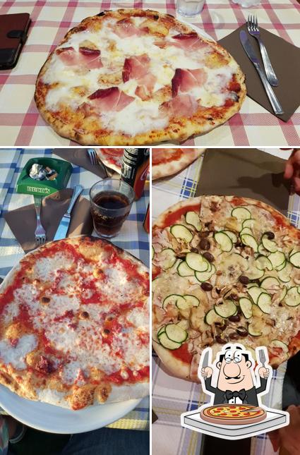 Scegli una pizza a Ristorante Pizzeria Il Riccio