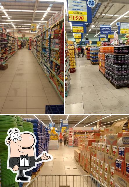 O interior do Lopes Supermercados