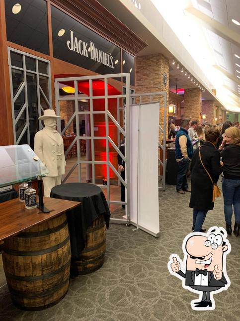Это изображение паба и бара "Jack Daniels Bar at the Xcel Center"