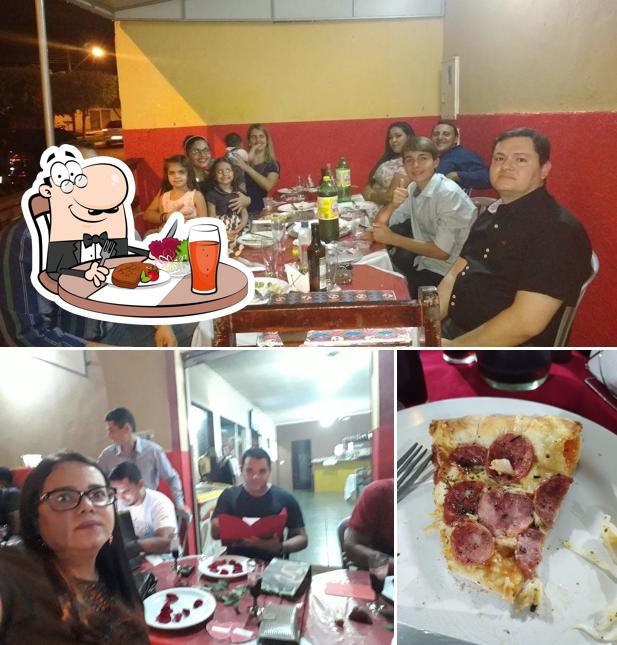 Entre diferentes coisas, mesa de jantar e comida podem ser encontrados a Fornazzo Pizzaria