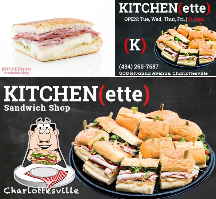 Sándwiches club en KITCHENette Sandwich Shop
