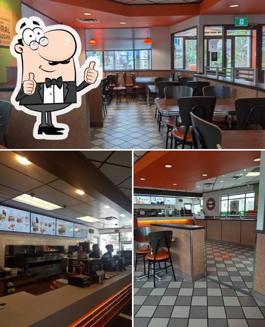 Voici une photo de A&W Canada