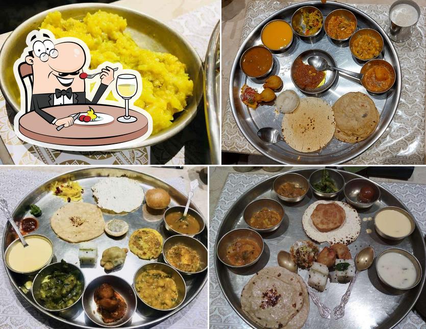 Meals at Shri Mahendra Thaal