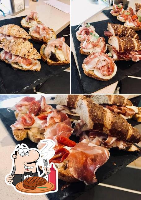 Scegli i un pasto a base di carne a Osteria al Porco Nero