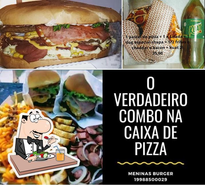 Dê uma olhada a imagem mostrando comida e cerveja no Meninas Burger