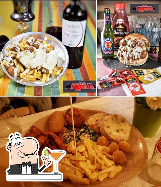 Tra le diverse cose da Bracio (Barbecue, Burger, spiedo) si possono trovare la bevanda e cibo