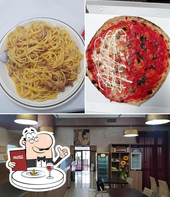 Guarda la foto che presenta la cibo e interni di Pizzeria Ciao Gioia