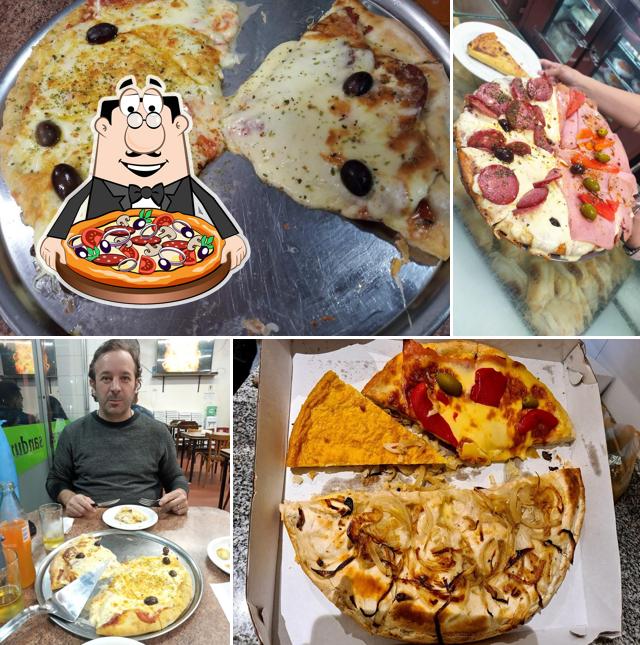 Try out pizza at La Giralda