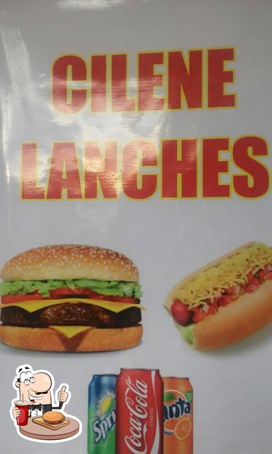 Experimente um hambúrguer no Cilene Lanches
