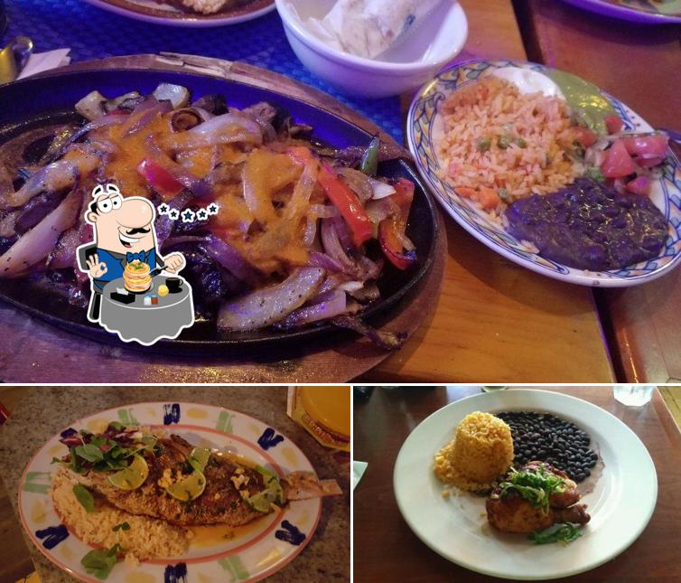 Meals at Los Pollitos