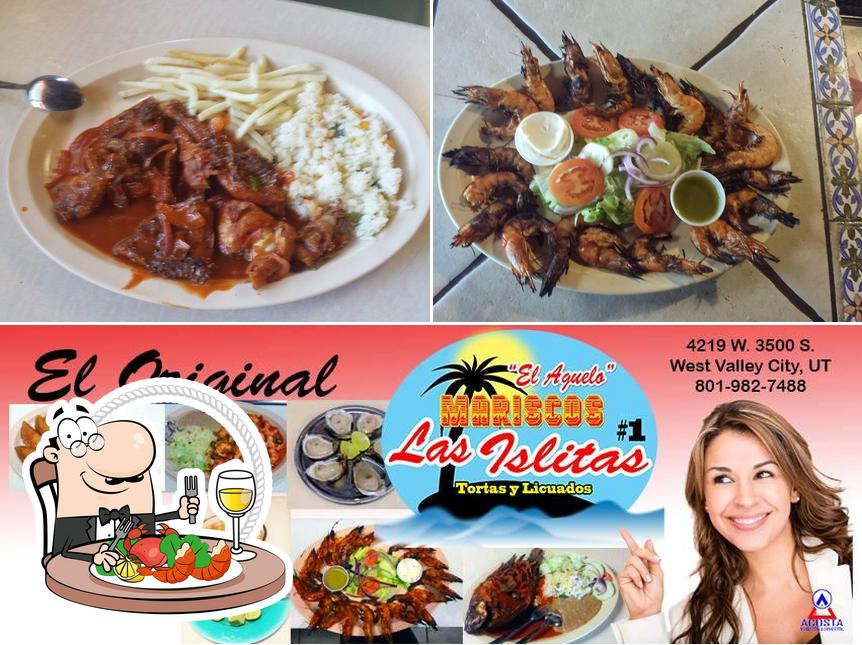 Try out seafood at Mariscos Las Islitas 1