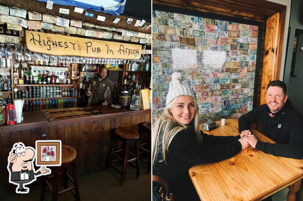 L'intérieur de Highest Pub In Africa