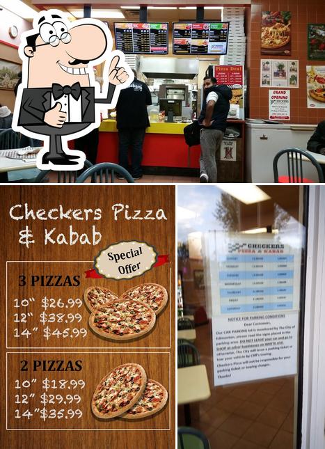 Regarder cette image de Checkers Pizza & Kabab (Whyte Ave. Branch)