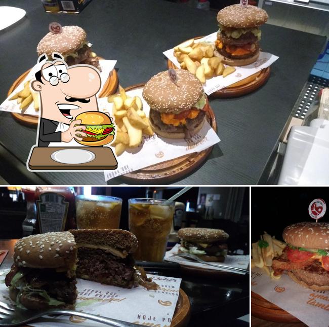 Invítate a una hamburguesa en Deker Steak House