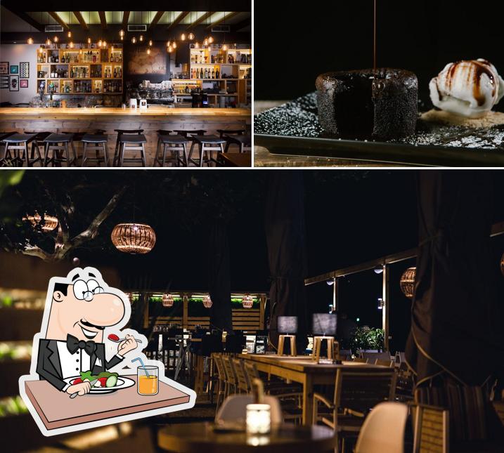 The image of Destino All Day And Night Bar’s food and bar counter