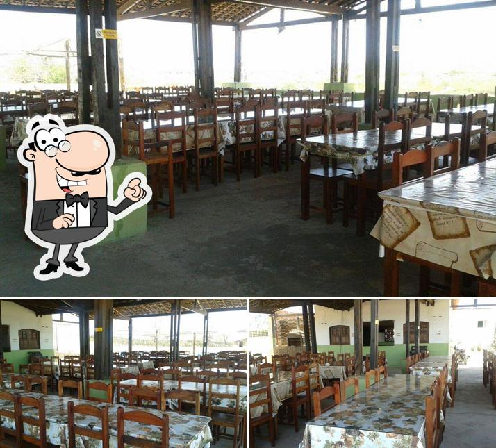 Veja imagens do interior do Churrascaria Casa de Taipa