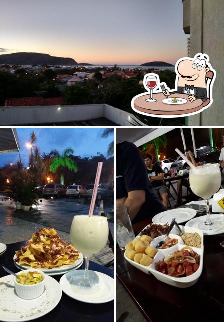 O Niterói Beach Pub se destaca pelo comida e exterior