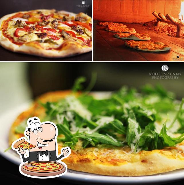 Elige una pizza en Pizzeria Porto Bello / Pizza & Mexican Way