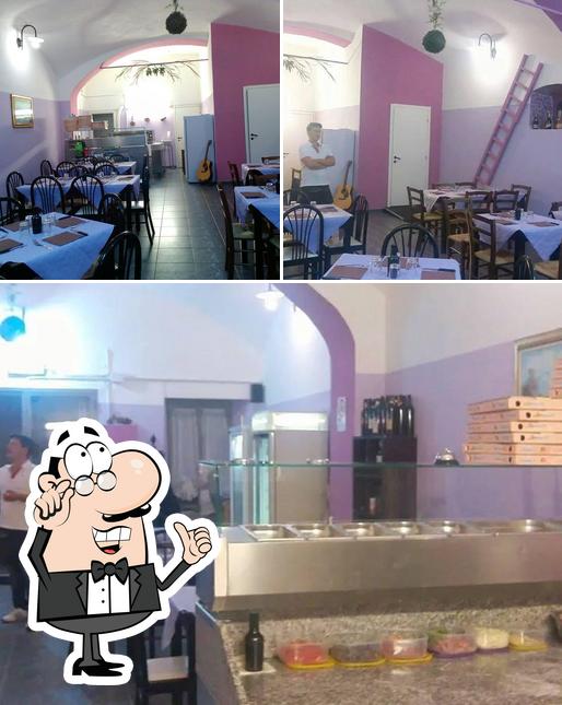 Gli interni di Pizzeria miseria e nobiltà