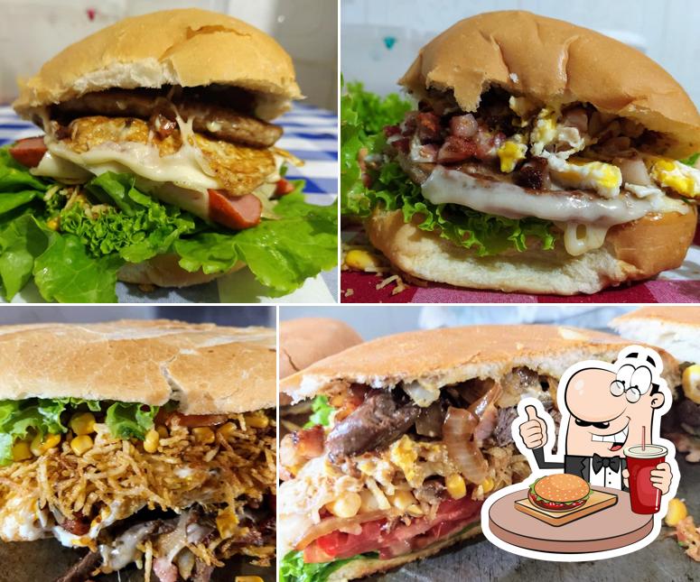 Os hambúrgueres do Quinha Lanches irão satisfazer diferentes gostos