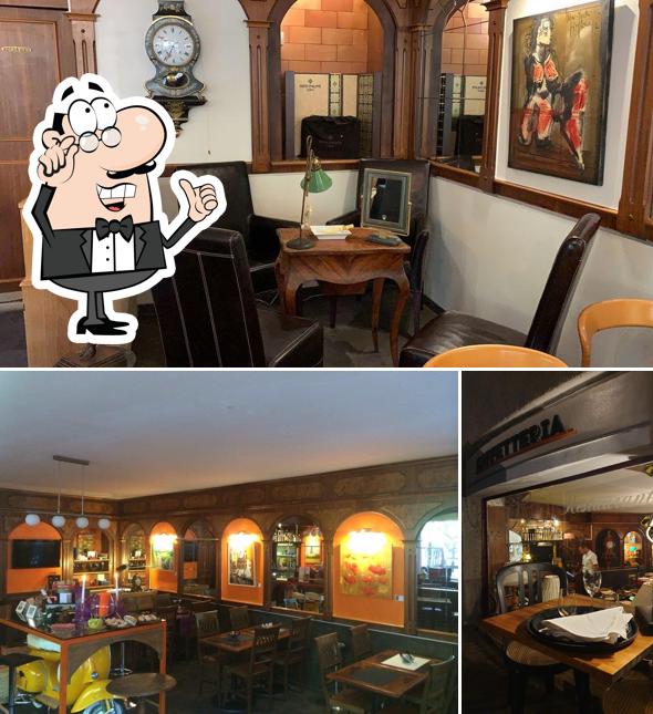 Check out how Et Caetera bar restaurant looks inside