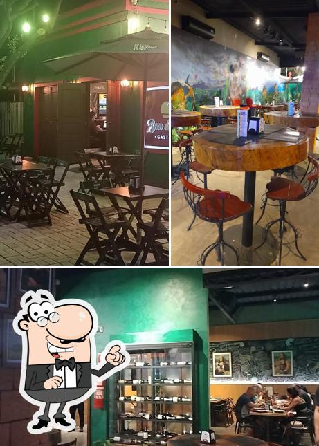 O interior do Beco Da Arte Gastrobar