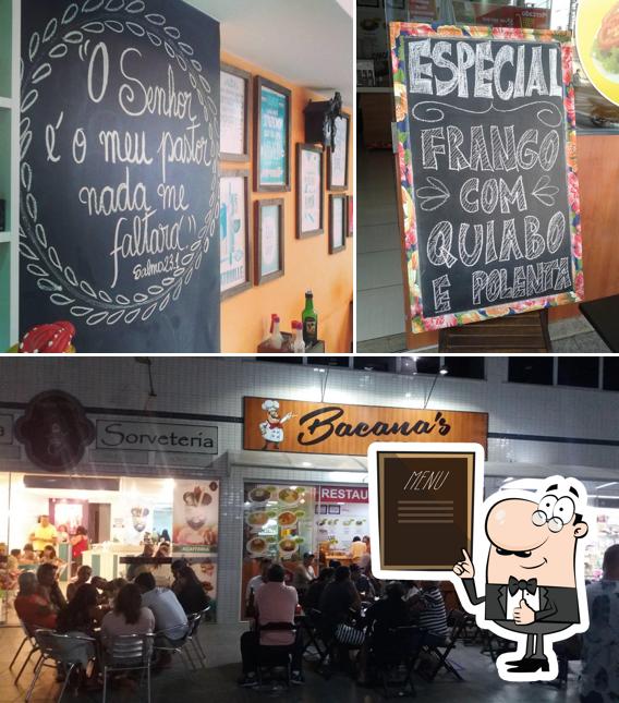 Entre diversos coisas, quadro-negro e interior podem ser encontrados no Bacana's Restaurante