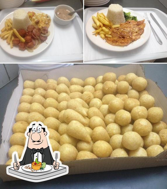 Comida em Restaurante e Salgaderia da 7