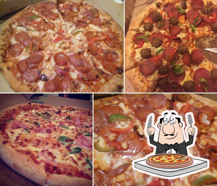 En Domino's Pizza - Borehamwood, puedes degustar una pizza