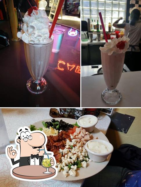 The picture of Luna Park Cafe’s drink and food