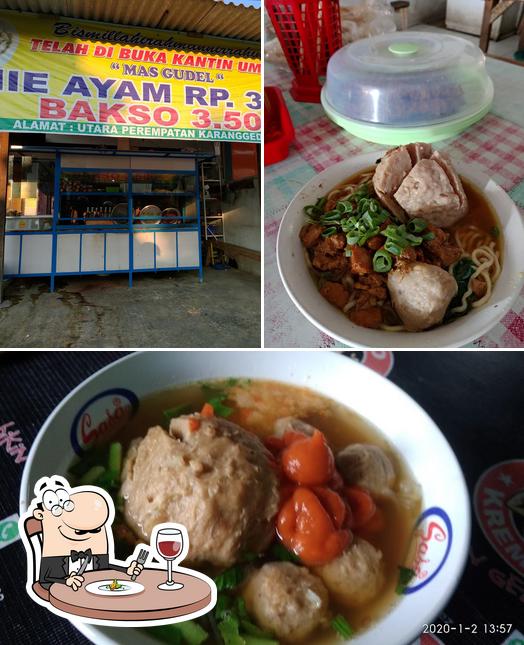 Restaurante Kantin Umum Mie Ayamand Bakso Mas Gudel Kebonan