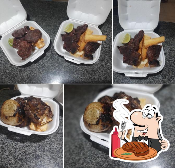 Prove refeições de carne no Espetinho do Bené