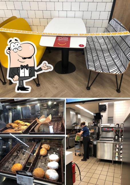 L’image de la intérieur et nourriture de McDonald's’s