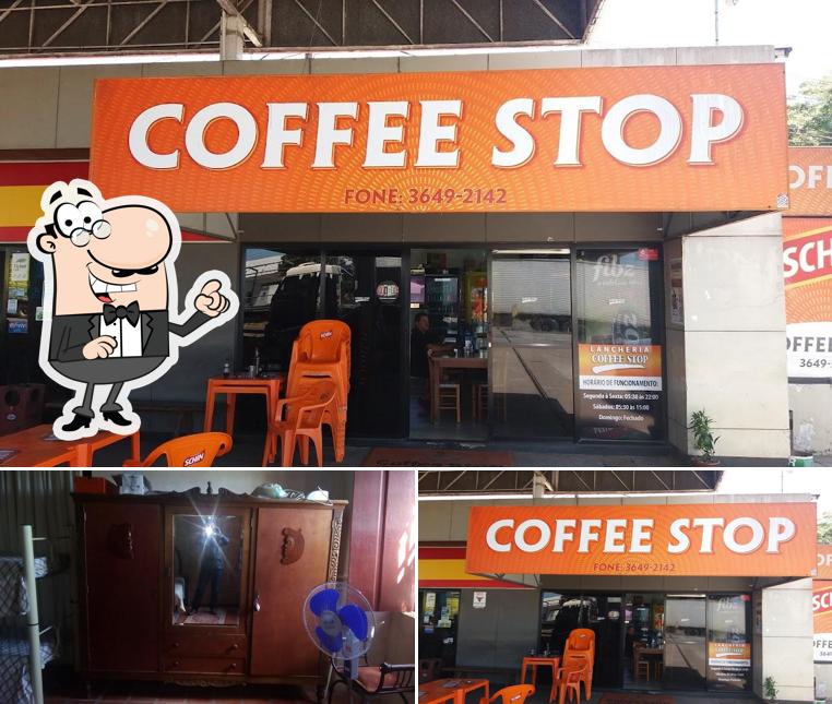 O interior do Lancheria Coffee Stop - Jhonny