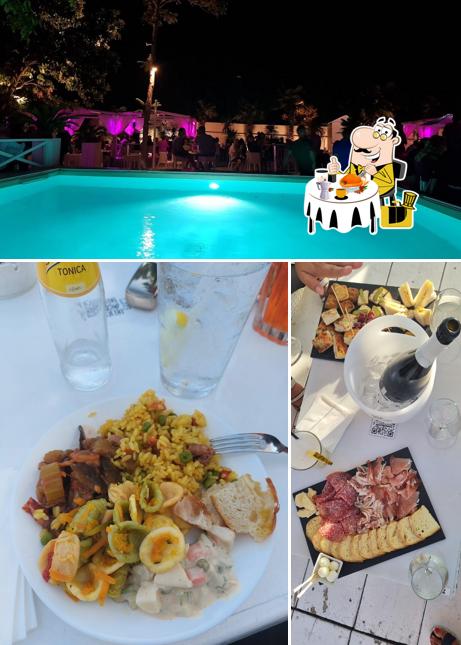 Dai un’occhiata alla immagine che mostra la cibo e esterno di Marilyn's Whiteout