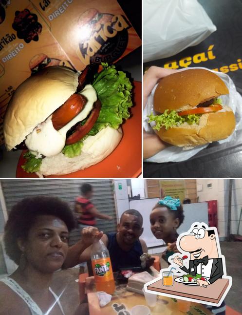 Dê uma olhada a foto mostrando comida e bebida no Larica Burguer