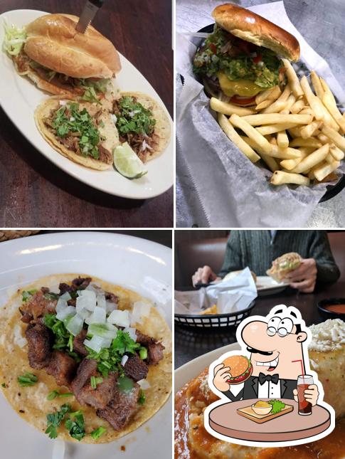 Гамбургер в "La Paloma Mexican Food, Store, & Treats"