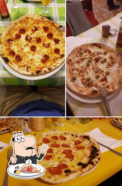 A Pizzeria lilia, vous pouvez essayer des pizzas