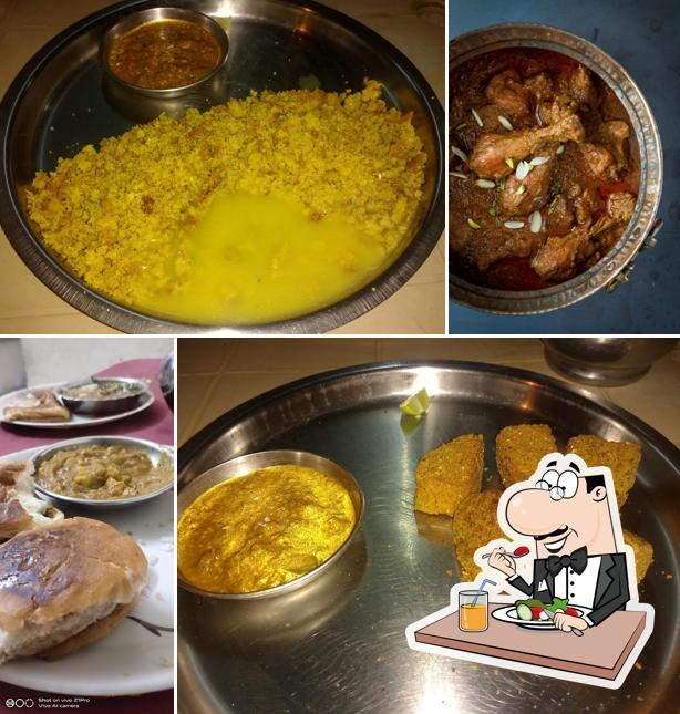 Food at Khandeshi Katta