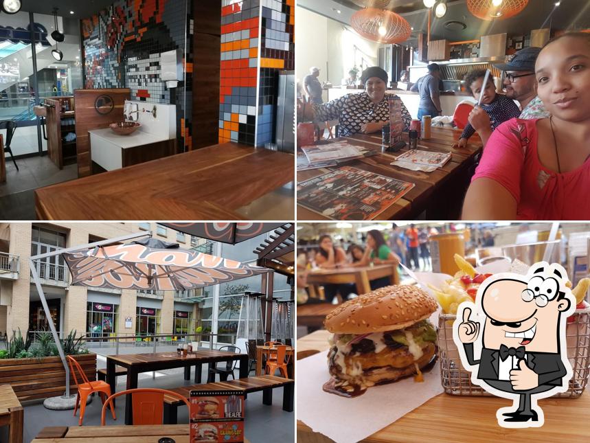 Mire esta foto de RocoMamas Melrose Arch - Halaal