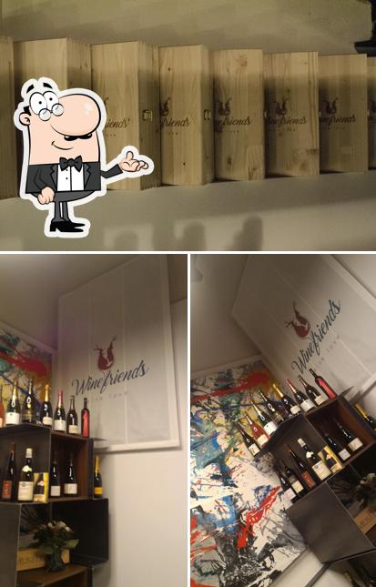 Gli interni di Winefriends - Wine Shop - Enoteca - Vineria