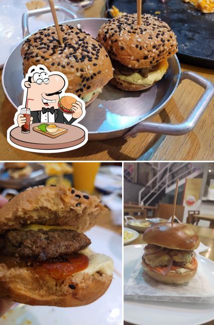Experimente um hambúrguer no NAGUNO Burger & Pizza Guarulhos - Rodízio Gourmet