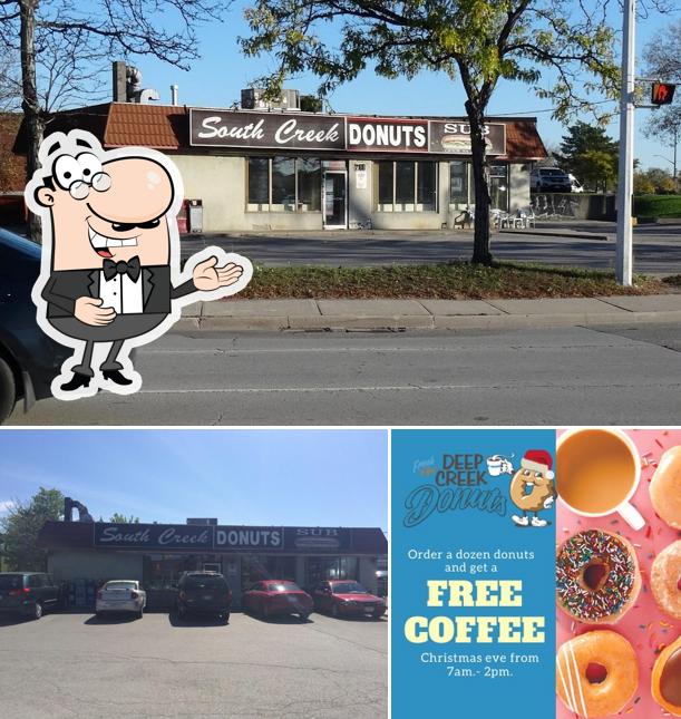 Regarder la photo de South Creek Donuts