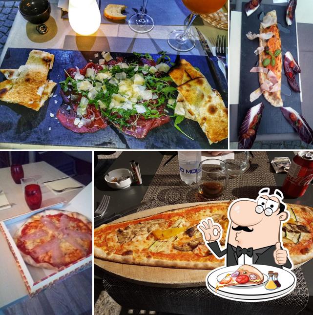 Scegli una pizza a Taverna Spagnola