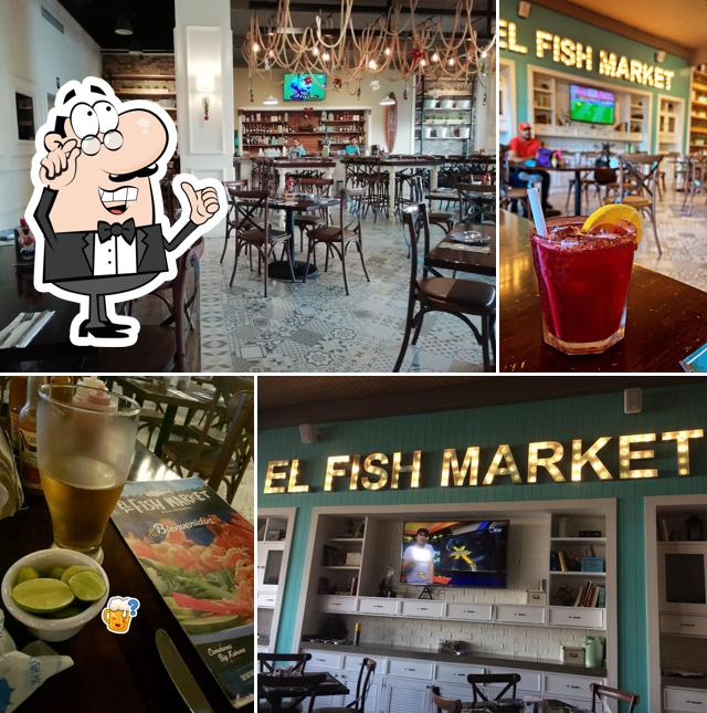 El interior de El Fish Market Galerias