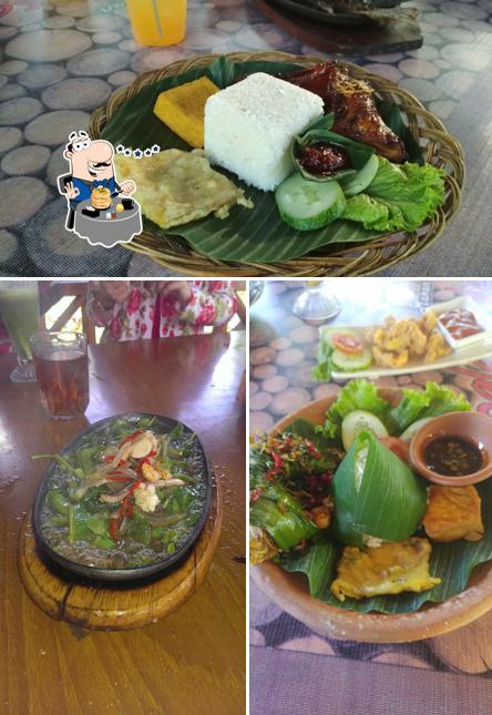 Comida en RM Bale Desa Saung Balong