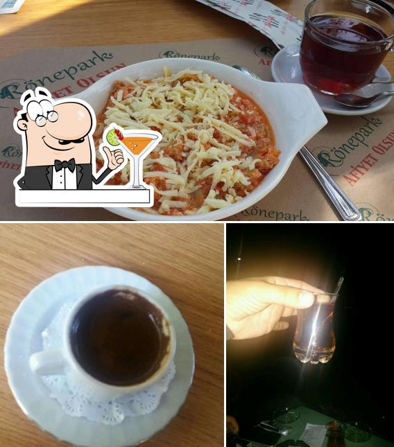 Mira las fotos donde puedes ver bebida y comida en Rönepark Çay Bahçesi